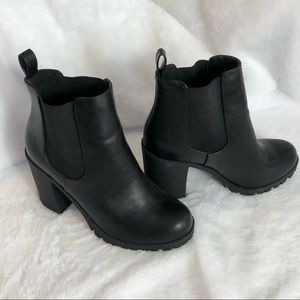 SODA 3 1/2” Heel Slip on Boots